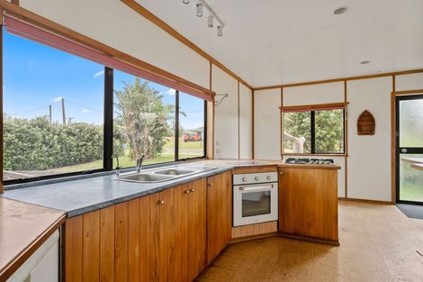 Photo of property in 8-10 Kelly Street, Baylys Beach, Dargaville, 0377