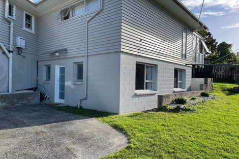 Photo of property in 31 Bruce Road, Glenfield, Auckland, 0629