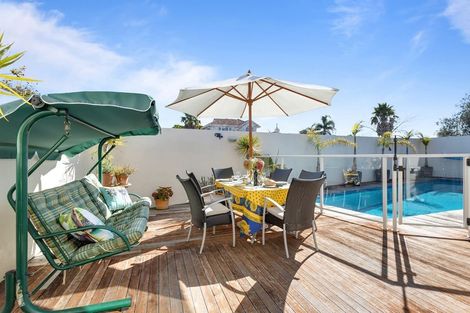 Photo of property in 8 Caversham Drive, Torbay, Auckland, 0630