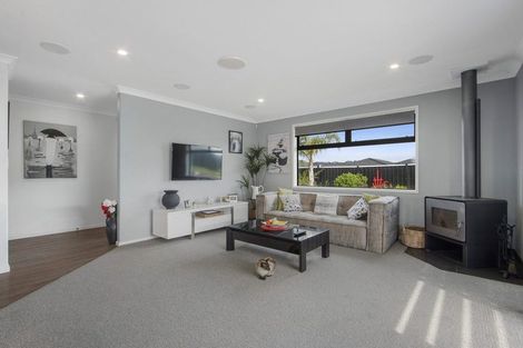 Photo of property in 19 Wairere Rise, Omokoroa, 3114
