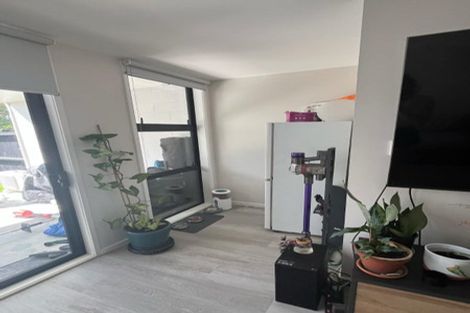 Photo of property in 7b Range View Road, Mount Albert, Auckland, 1025