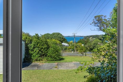 Photo of property in 10 Kookaburra Drive, Tawharanui Peninsula, Matakana, 0986