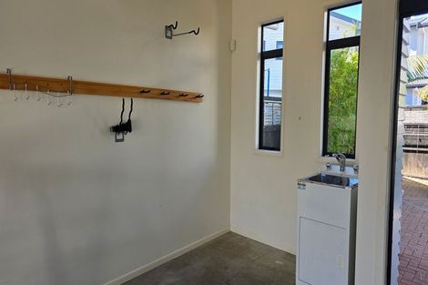 Photo of property in 11/2 Armoy Drive, East Tamaki, Auckland, 2016