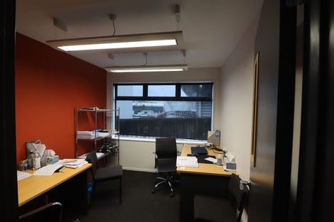 Photo of property in 1/108 Lincoln Road, Henderson, Auckland, 0610