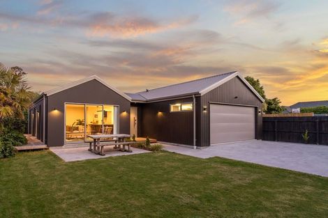 Photo of property in 408a Bower Avenue, Parklands, Christchurch, 8083