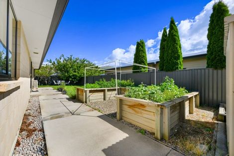 Photo of property in 18 Stowell Drive, Cromwell, 9310