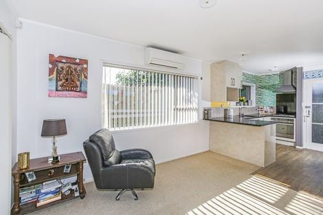 Photo of property in 42a Trentham Road, Papakura, 2110