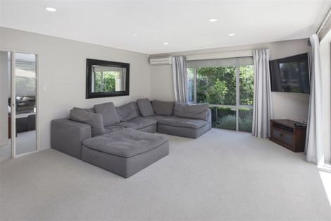 Photo of property in 9 Dunvegan Place, Harewood, Christchurch, 8051