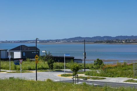 Photo of property in 2/18 Scott Road, Hobsonville, Auckland, 0616