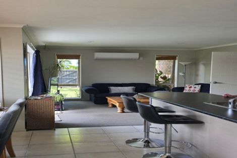 Photo of property in 15a Seadown Crescent, Amberley, 7410