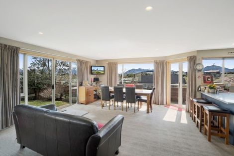 Photo of property in 11 Scaife Place, Wanaka, 9305
