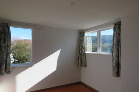 Photo of property in 34 Roberts Street, Tawa, Wellington, 5028
