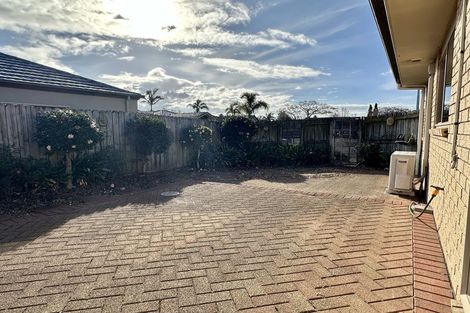 Photo of property in 10 Brosna Place, East Tamaki, Auckland, 2016