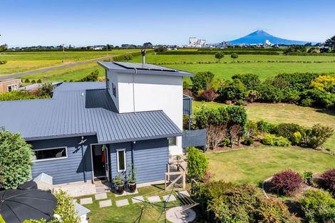 Photo of property in 475 Manawapou Road, Hawera, 4672