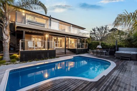 Photo of property in 2/65 Park Rise, Campbells Bay, Auckland, 0630