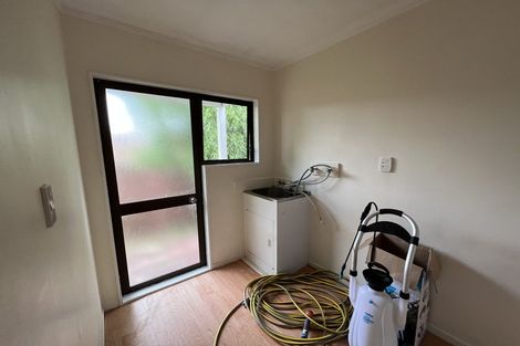 Photo of property in 50 Aviemore Drive, Highland Park, Auckland, 2010