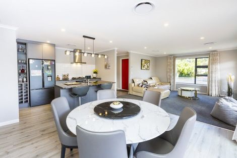 Photo of property in 4a Golders Road, Elderslea, Upper Hutt, 5018