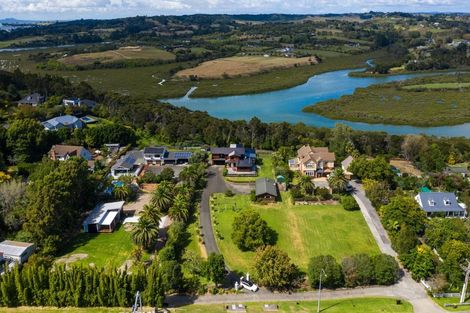 Photo of property in 143 Whangaparaoa Road, Red Beach, 0932