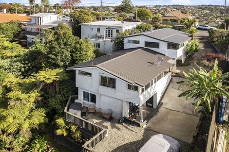 Photo of property in 2/88 Arran Road, Browns Bay, Auckland, 0630