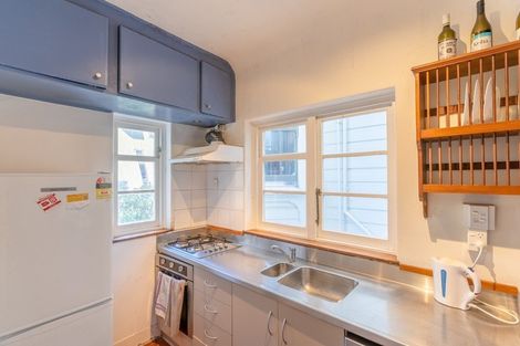 Photo of property in 2/193 The Terrace, Wellington Central, Wellington, 6011