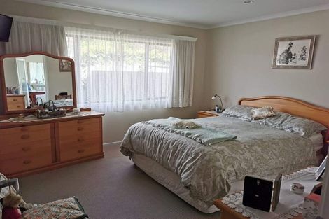 Photo of property in 7 Rarawa Place, Vogeltown, New Plymouth, 4310