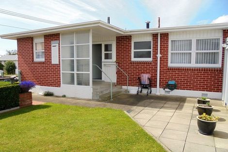 Photo of property in 18 Karaka Crescent, Levin, 5510