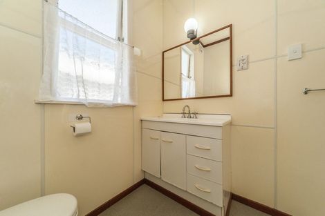 Photo of property in 53 Tauhinu Road, Miramar, Wellington, 6022