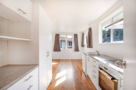 Photo of property in 6 Hereford Street, Cannons Creek, Porirua, 5024