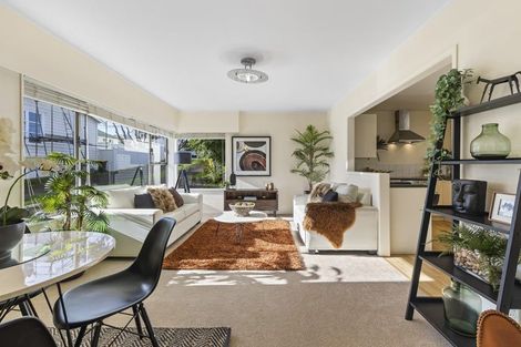 Photo of property in 2/21 Jutland Road, Hauraki, Auckland, 0622