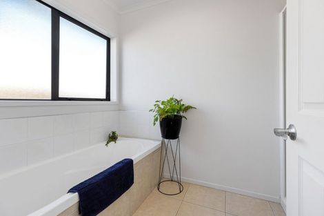 Photo of property in 27 Sarah Place, Papamoa Beach, Papamoa, 3118