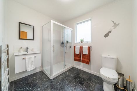 Photo of property in 39 Naenae Road, Naenae, Lower Hutt, 5011