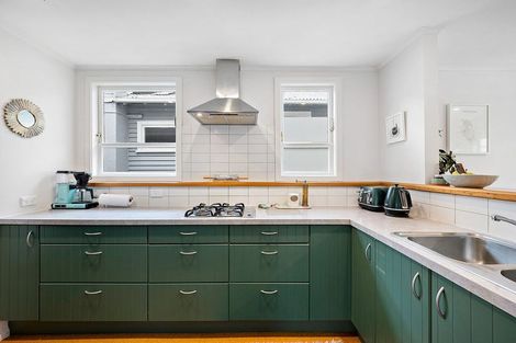 Photo of property in 39 Tuatoru Street, Eastbourne, Lower Hutt, 5013