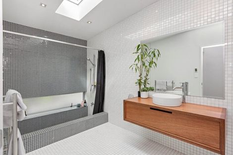 Photo of property in 52a Morris Road, Hillcrest, Hamilton, 3216