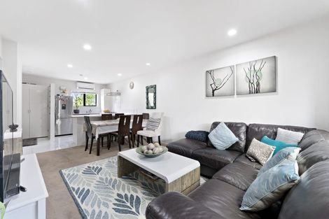Photo of property in 10/36 West Coast Road, Glen Eden, Auckland, 0602