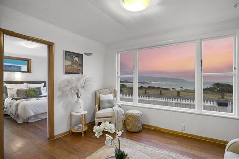 Photo of property in 128 Owhiro Bay Parade, Owhiro Bay, Wellington, 6023