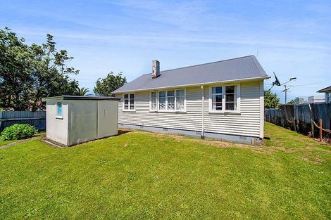 Photo of property in 182 Egmont Street, Patea, 4520