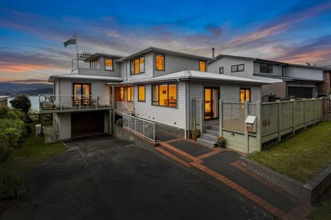 Photo of property in 164 Kahu Road, Paremata, Porirua, 5024