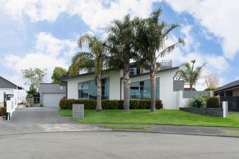Photo of property in 8 Ruru Place, Levin, 5510