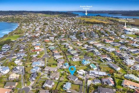 Photo of property in 18 Hinemoa Place, Snells Beach, 0920