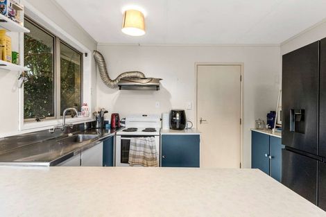 Photo of property in 42 Omata Road, Marfell, New Plymouth, 4310