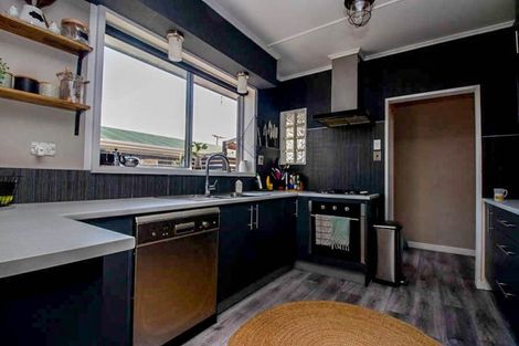 Photo of property in 10 Bush Street, Paeroa, 3600