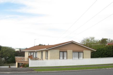 Photo of property in 46 Karina Road, Merrilands, New Plymouth, 4312