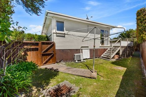 Photo of property in 114a Mcleod Road, Te Atatu South, Auckland, 0610