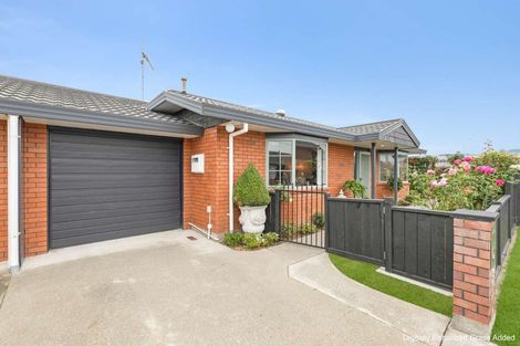 Photo of property in 6 Surrey Lane, Levin, 5510