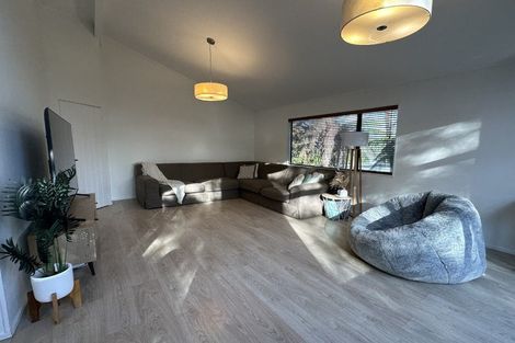 Photo of property in 1/41 Radiata Lane, Chatswood, Auckland, 0626