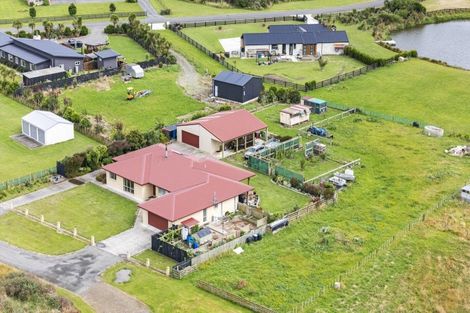 Photo of property in 25 Carex Grove, Foxton Beach, Foxton, 4815