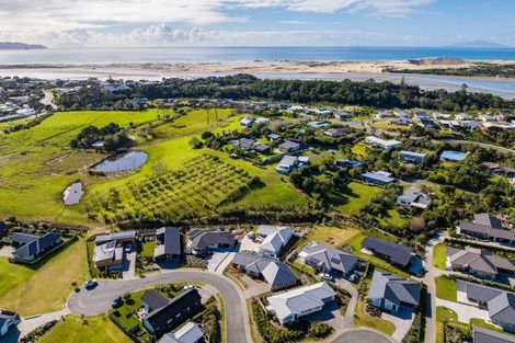 Photo of property in 2 Park Crescent, Mangawhai Heads, Mangawhai, 0505