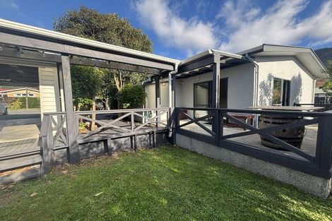 Photo of property in 3a Buller Street, Picton, 7220
