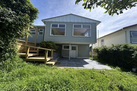 Photo of property in 32 Kiwi Road, Raumati Beach, Paraparaumu, 5032