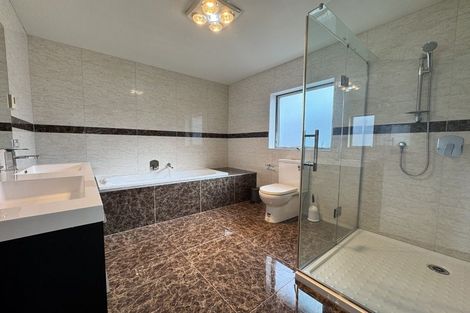 Photo of property in 39 Travis View Drive, Fairview Heights, Auckland, 0632